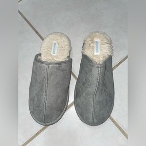 NEW Nestwell foam fur men’s slippers